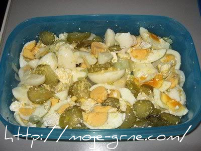 Mešana salata sa jajima Mešana salata sa jajima