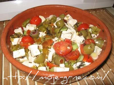 GRNETOVALETNJASALATA GRNETOVALETNJASALATA