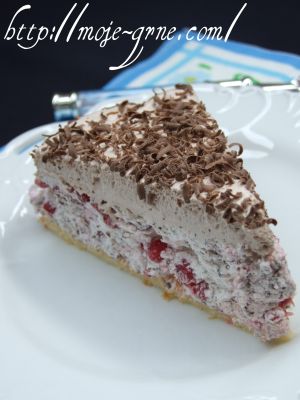 Brza torta sa ribizlama Brza torta sa ribizlama