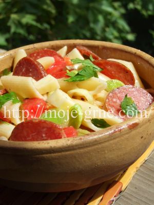 Hladna salata od paste i Zlatiborac govedje salame Hladna salata od paste i Zlatiborac govedje salame