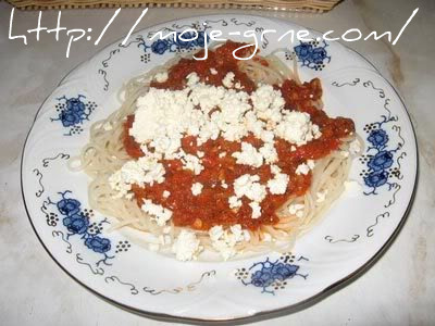 špageti sa paradajzom