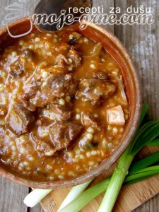 Gulaš od srnetine sa taranom