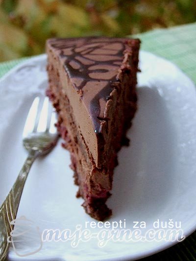 Čokoladna torta sa višnjama