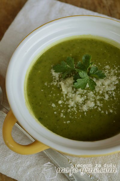 Krem čorba od čičoke i kejla - Sunchoke and kale soup