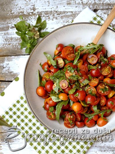 Salata sa čeri paradajzom 