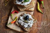 Namaz sa sirom i sardinama