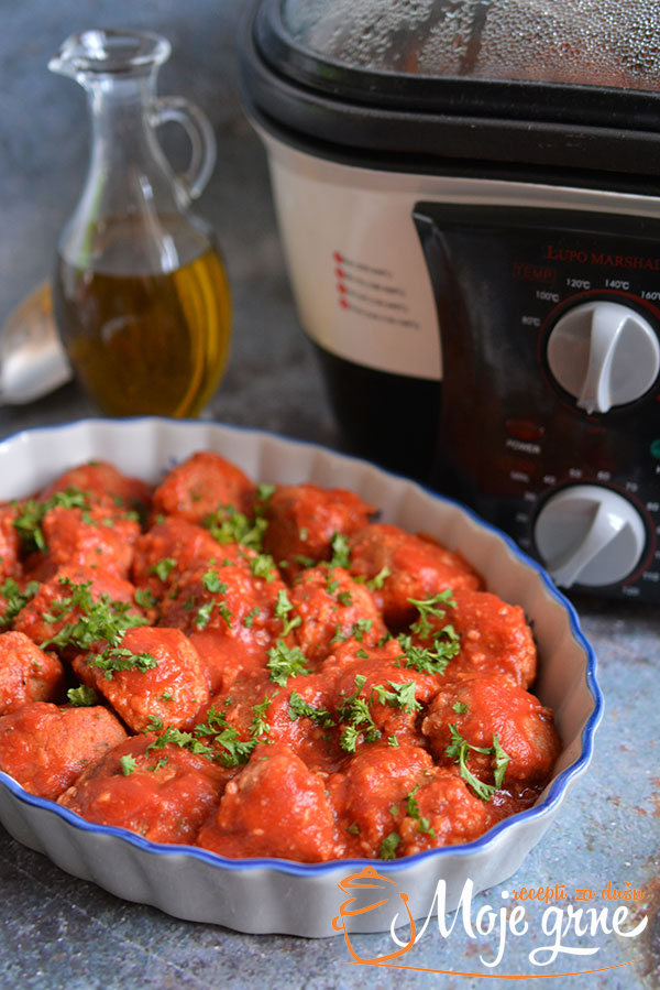 Ćuftice od ćuretine u paradajz sosu 