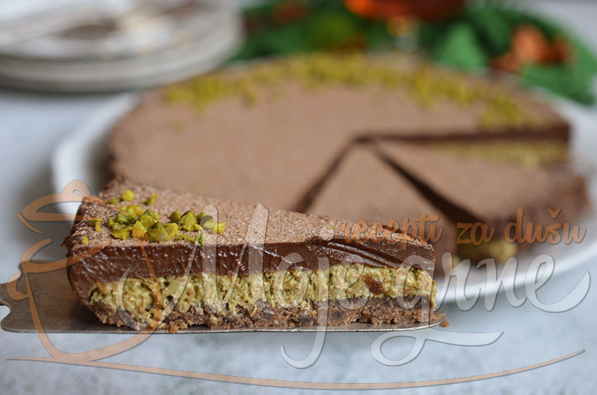 Čokoladni tart sa pistaćima i kadaifom